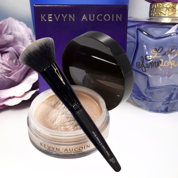 Kevyn Aucoin Other - Kevyn Aucoin Loose Translucent Setting Powder Smooth & Set + Brush 10.7g *BNIB